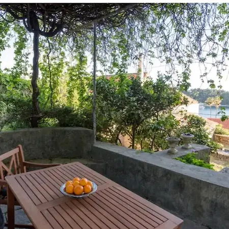 Beautiful 2-Bed Apartment In Cavtat 아파트 *